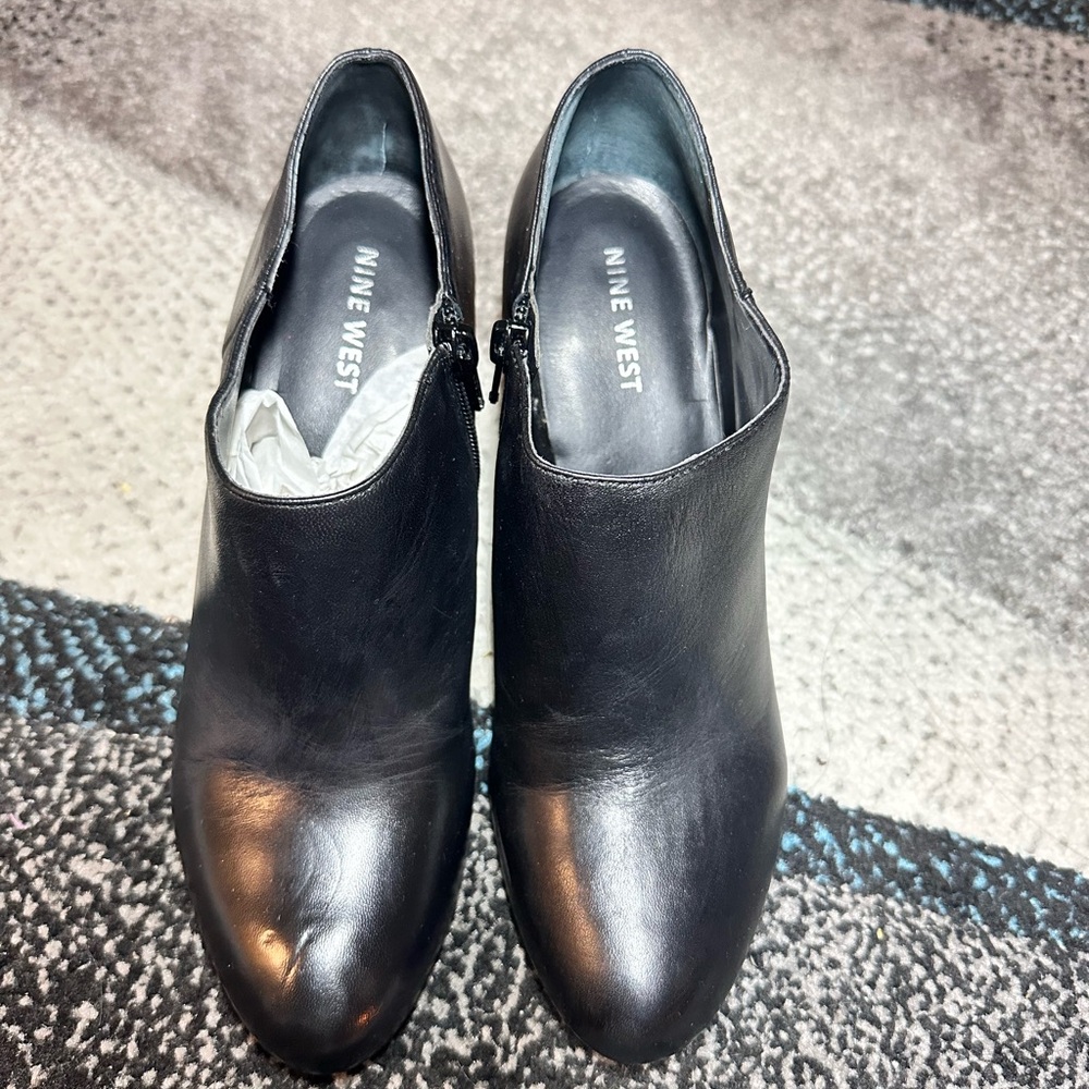 Nine West Black Leather Wedge Booties – Size 7.5M